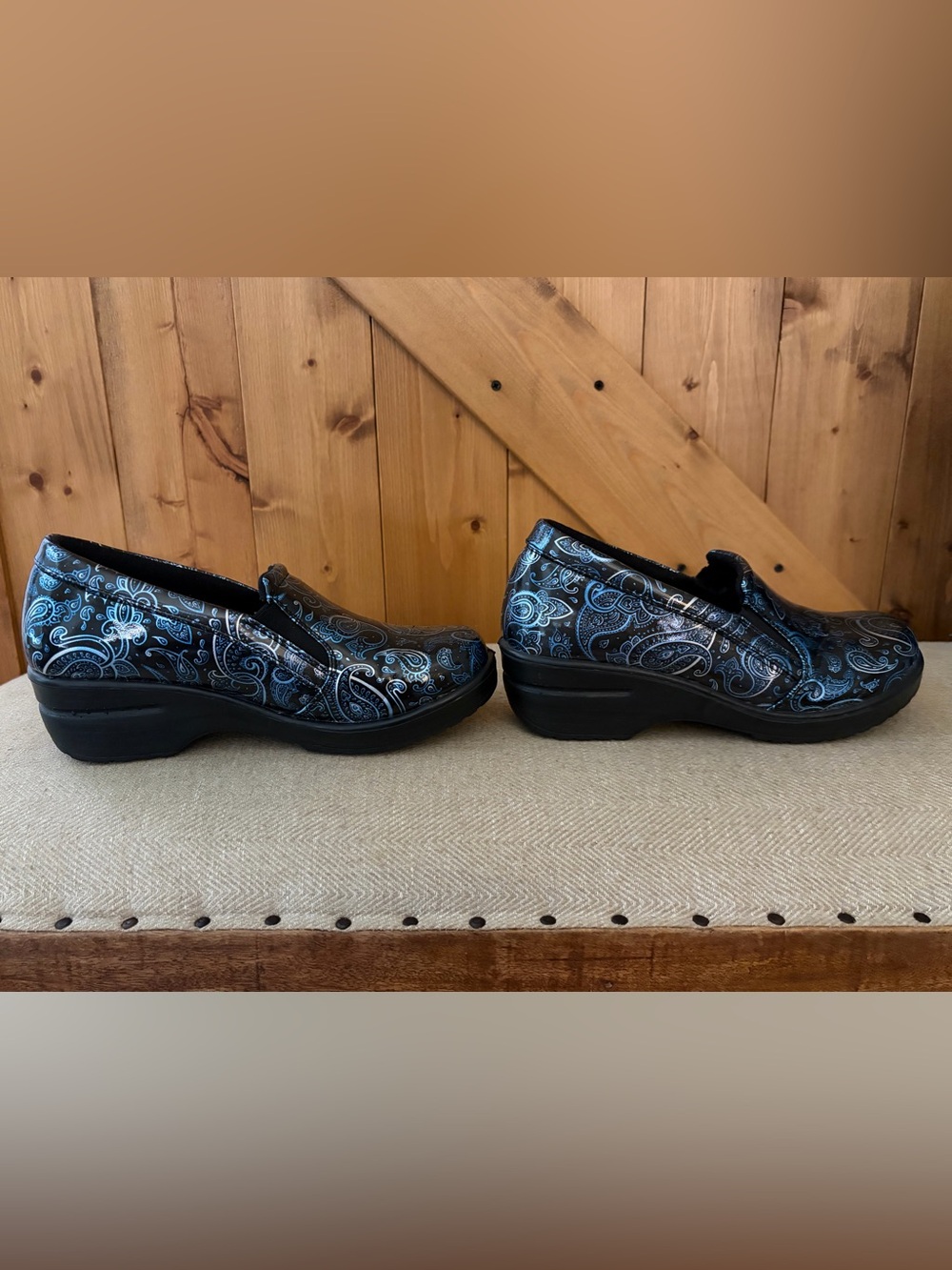 Women's Easy Works by Easy Street Leeza Work Clogs | Size 8W - Picture 7 of 9